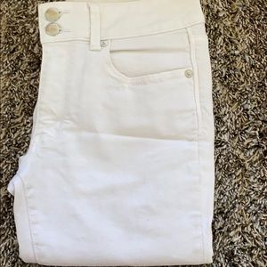 American Eagle white frilled jeans